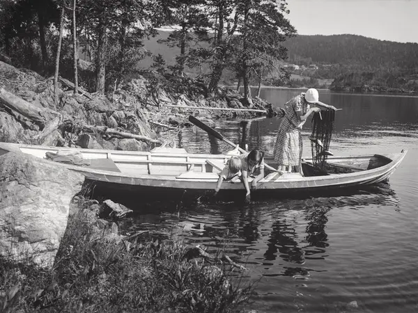 Marius Berge, "Fotografens kone Eika og barna Erika og Gunnar", 1920-tallet