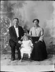 Familjen J R Andersson från Annö, Valö socken, Uppland 1923