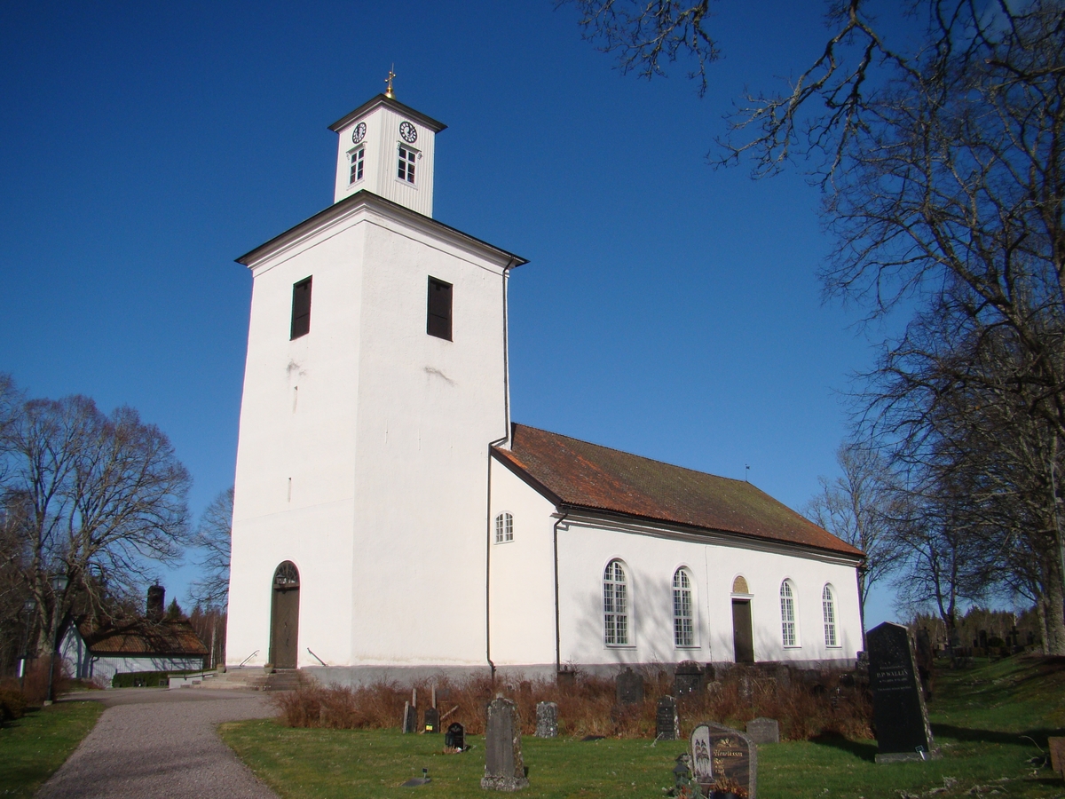 Kristvalla kyrka, Nybro pastorat. Exteriör.