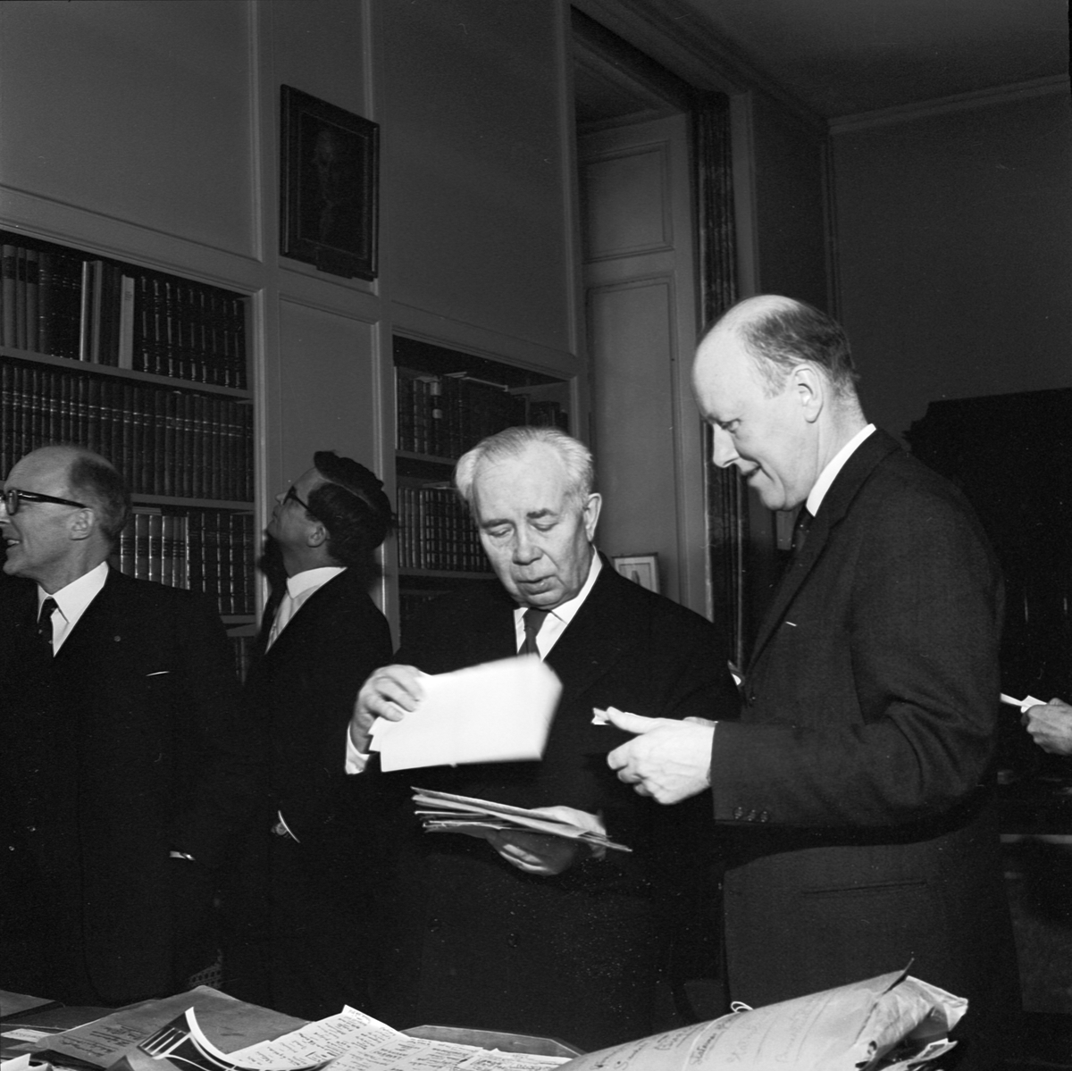 Manuskript och klipparkiv, gåvor från Ivar Lo-Johansson till Carolina Rediviva, Uppsala, februari 1963