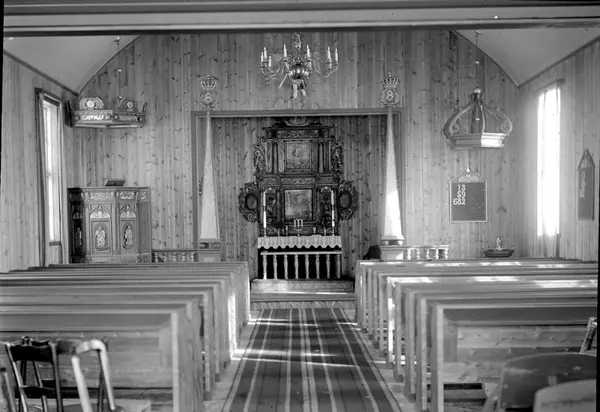 Interiør fra Tørberget kirke, Trysil. Kirken ble innviet i 1