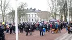 I Rådhusparken i Jönköping samlas människor varje fredag för att stötta Greta Thunberg i hennes skolstrejk för klimatet. 