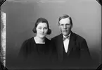 Kvinna med Rickard Jansson från Harg socken, Uppland 1926