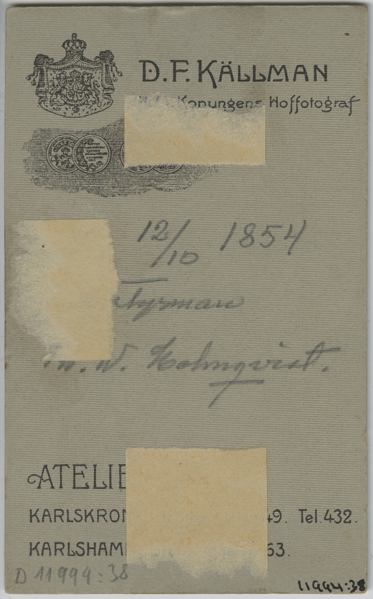 Visitkortporträtt av Theodor W. Holmqvist, medlem i Sjöunderofficerssällskapet i Karlskrona.