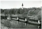 Sura sn, Surahammar kn, Surahammar.
Surahammars bruk. Fraktpråmar på Strömsholms kanal, 1950.