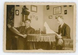 Muligens hos handelsmann Parel Cato W Eriksen i Børselv.