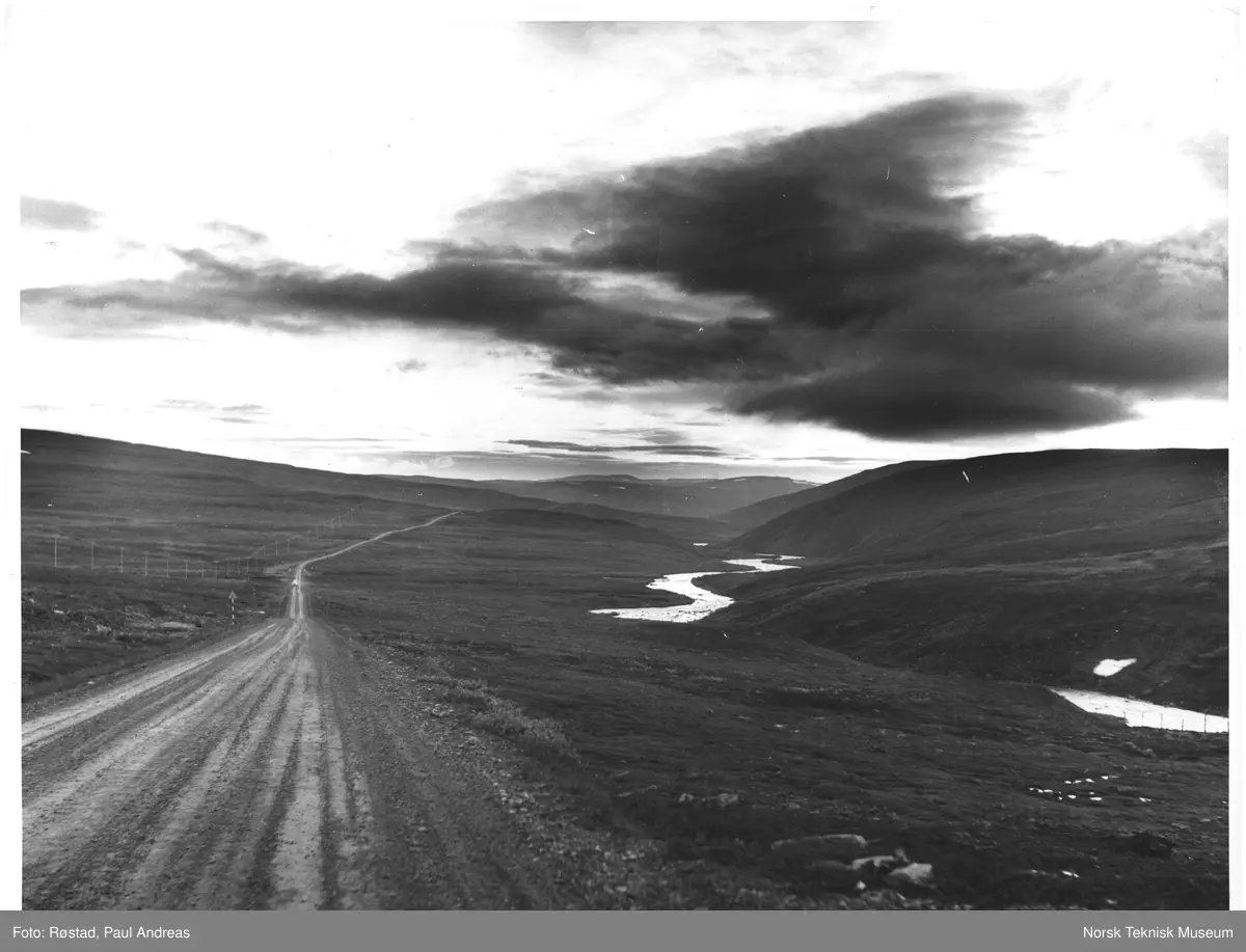 Over Isfjordfellet. Finnm.
