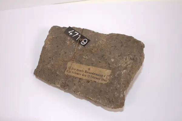 Sten fra gamle havnedemning ved Salamis, funnet 12