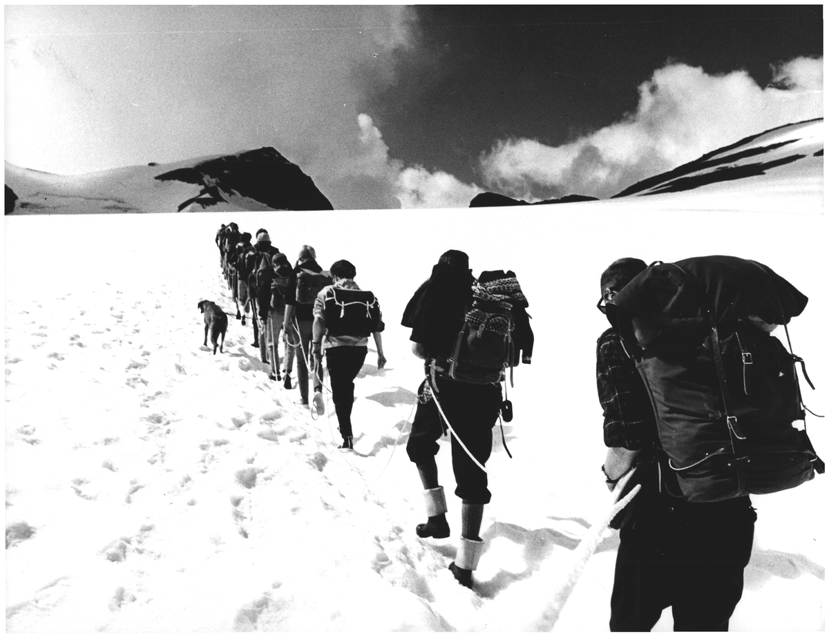 Over Styggebreen til Galdhøpiggen