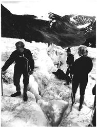 Med brefører på Svellnosbreen. Jotunheimen