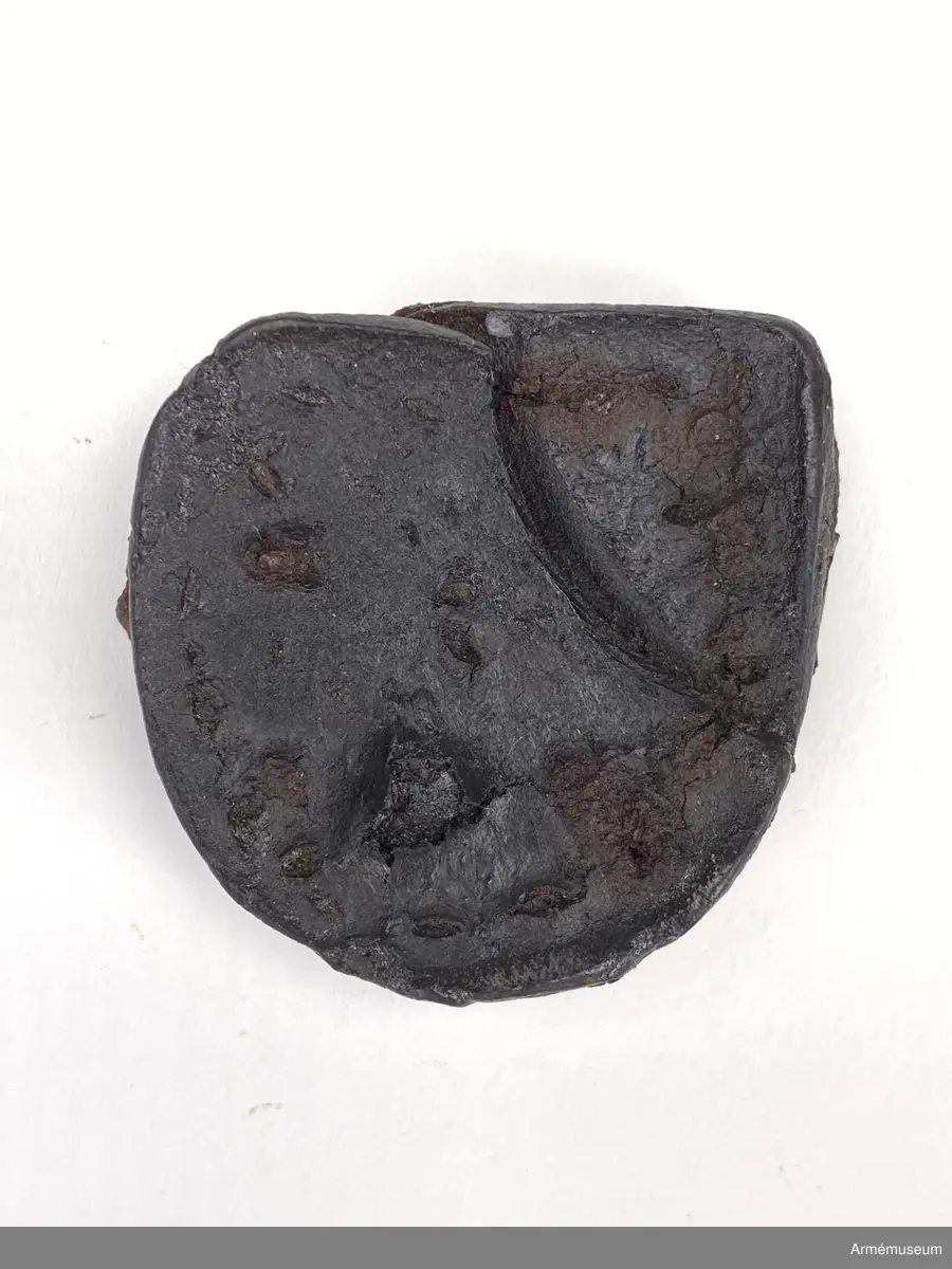 Grupp C I.
Av läder och trä.