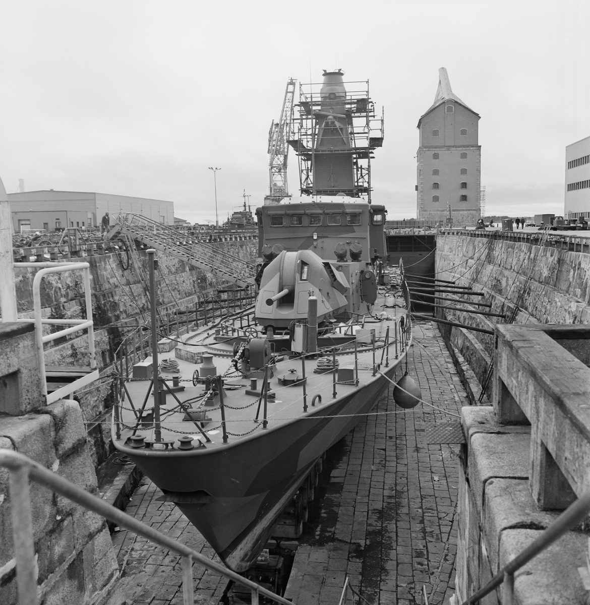 Bilden visar en kustkorvett typ Göteborg i femfingerdockan docka 1.