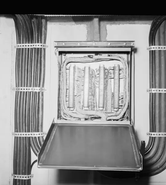 Belos bryggan och maskinrummet