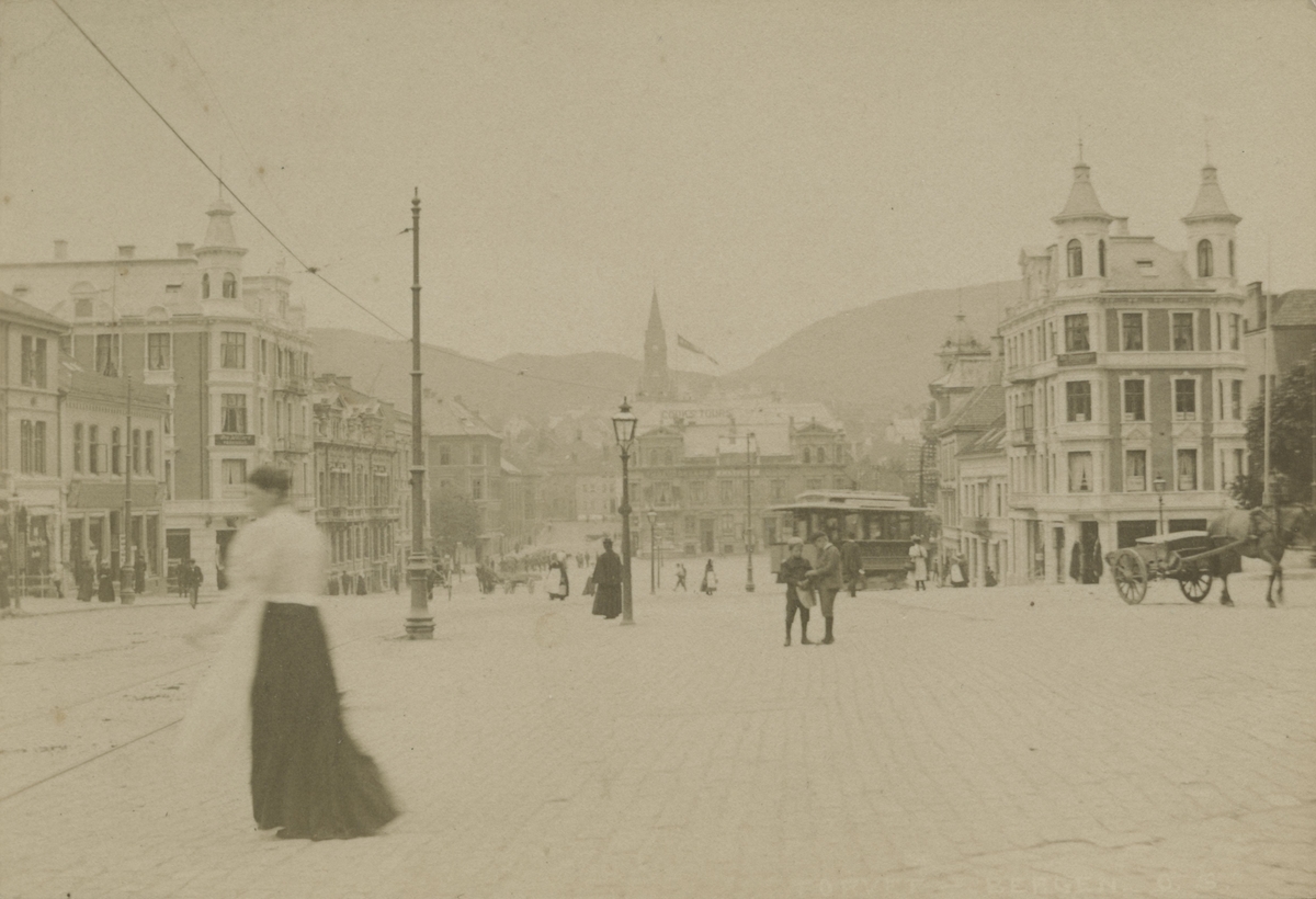 Bergen. Torgallmenningen, 1897. Ukjent fotograf.