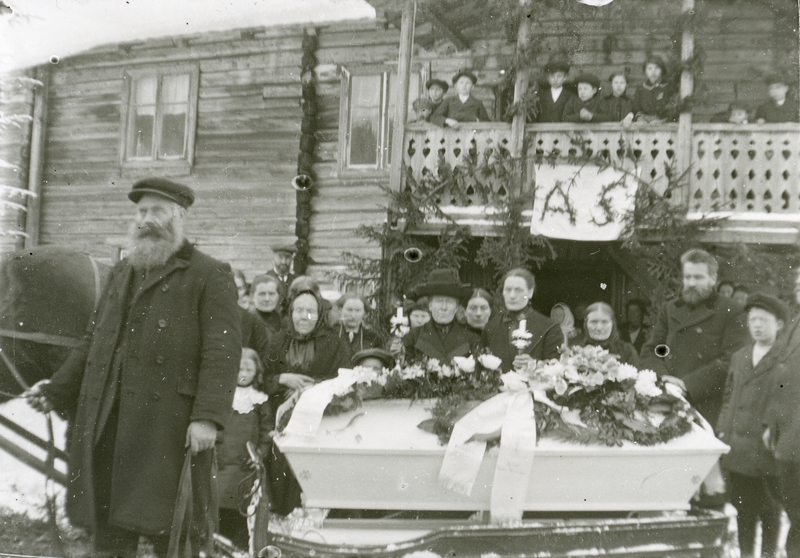 Gravferd etter Anne Olsdotter, Skaraseter 1921.