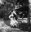 Fröken Skansen Gunnel Bergström och Skansenguiderna