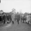 75-årsjubileet. Kung Gustav VI Adolf besöker Skansen. Här tillsammans med Skansens chef Gösta Berg.