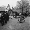 Festlighet vid Laxbrostuga, Skansen. Troligen allmogbröllop.