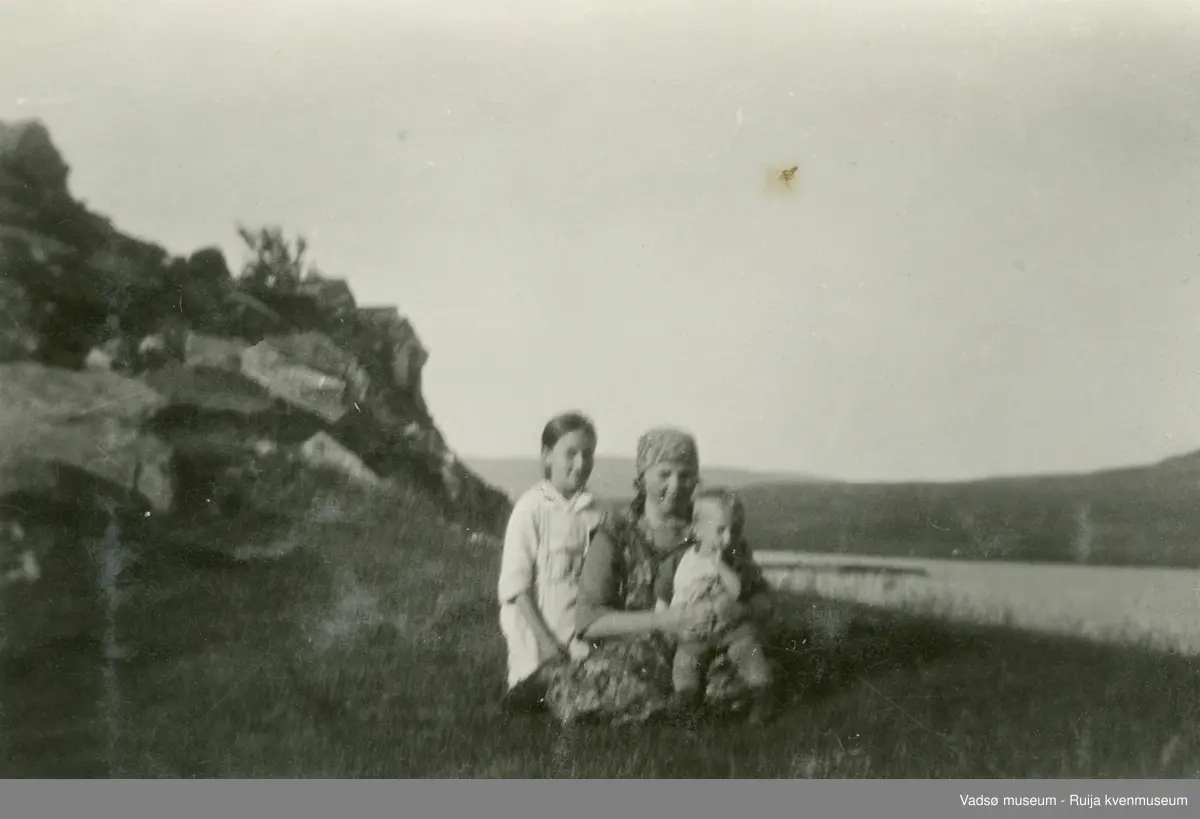 Lilly og Charles Peterson, Dyphauset (uklar skrift). 1920-1925.