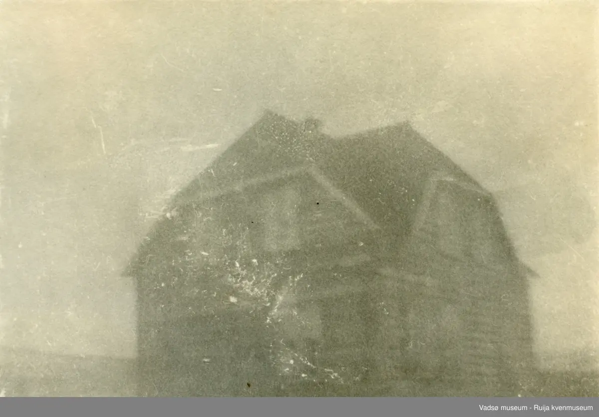 Ukjent hus fra album fra Finnmark 1920-1925.