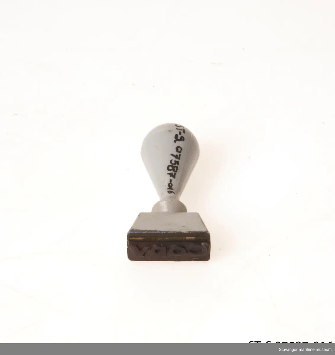 Stempel i tre malt grå, hvor det står: COPY.