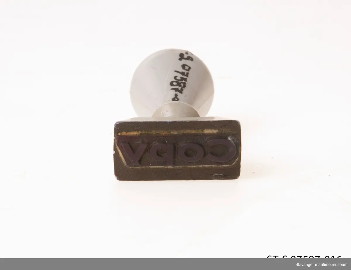 Stempel i tre malt grå, hvor det står: COPY.