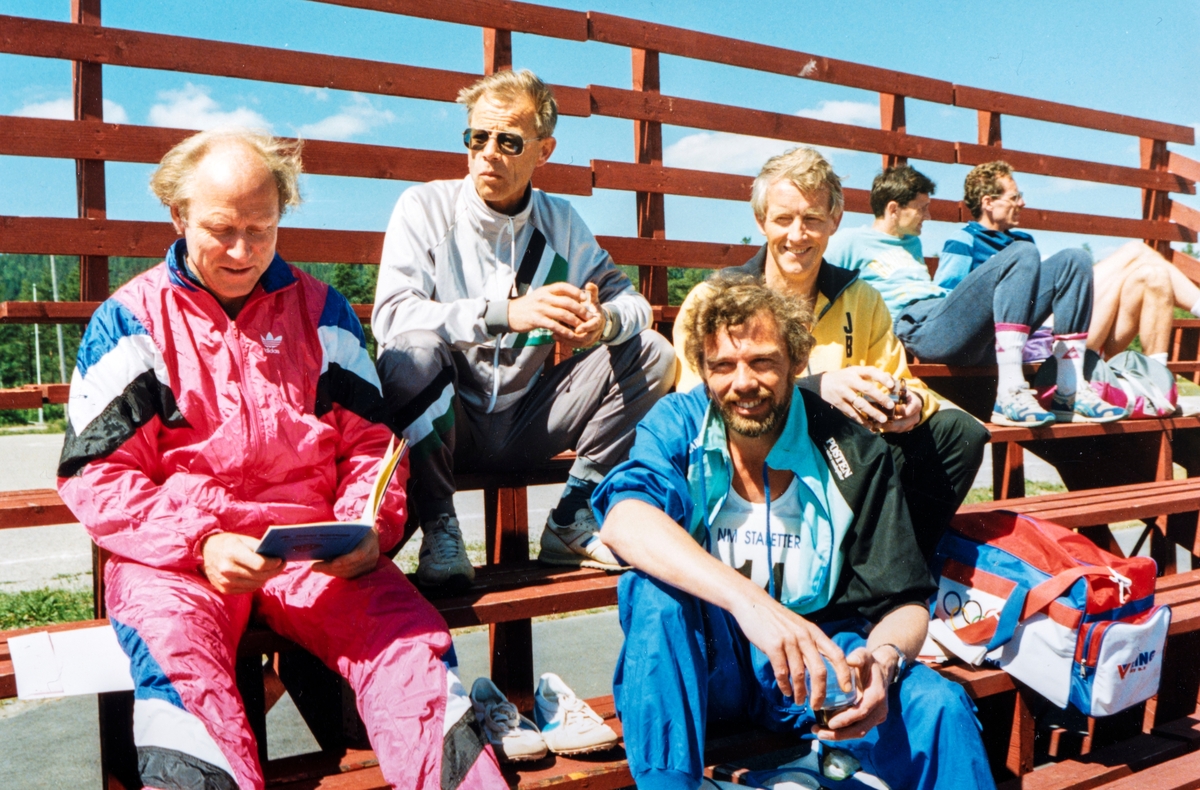 Friidrett, OIL, Ottestad Idrettslags utøvere som ble Norgesmestere på 4x100 meter staffet i Veteran-NM i Brumunddal i klassen 40 til 49 år. 17/6-1989. 
Fra venstre: Ragnar Myhre, Jon Hellum, Ole Ivar Pedersen og Jan Botten.