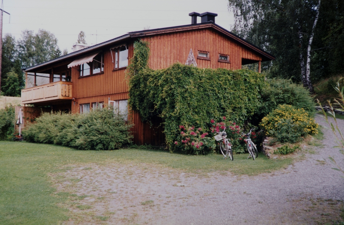 Eiendommen Selje i Vang. (79/8) . Syvia og Oddbjørn Tomters hus på 1970-tallet.