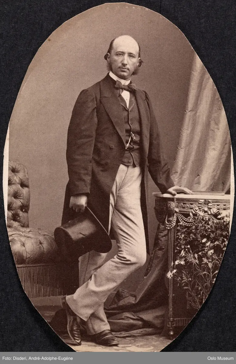 portrett, mann, konsul, bankier, grosserer, stående helfigur