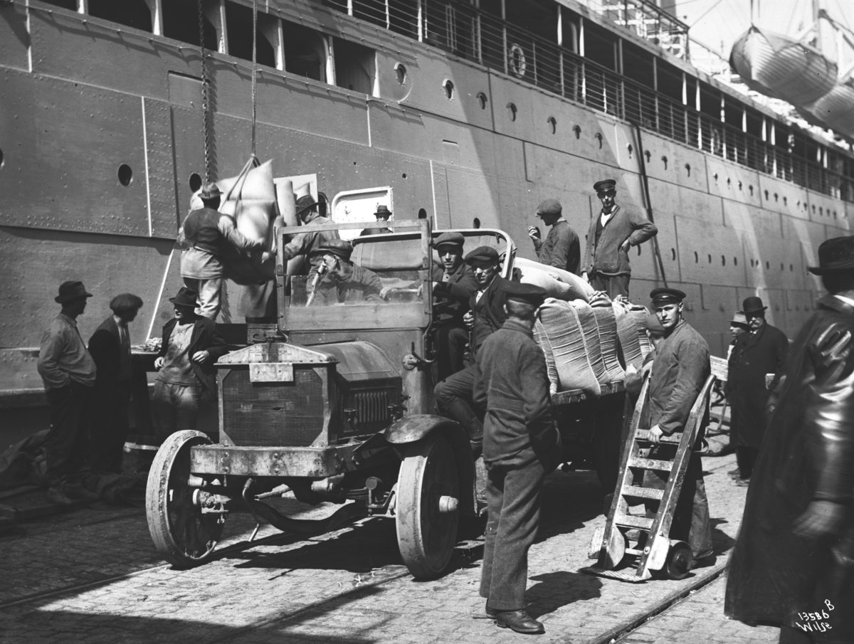 Konv:Amerikalinjen provianten heises ombord