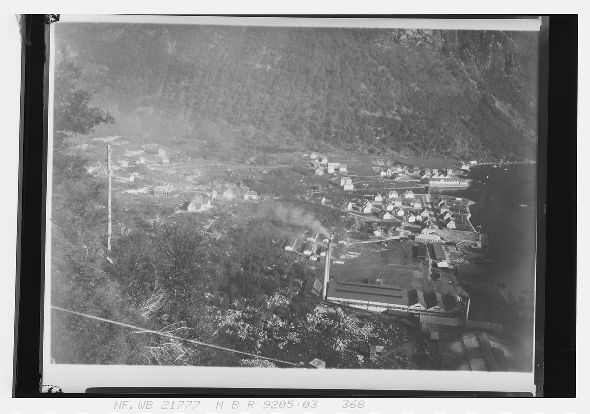 Oversiktsbilde over Norsk aluminium company A/S, Høyanger. Fotografert 1927.