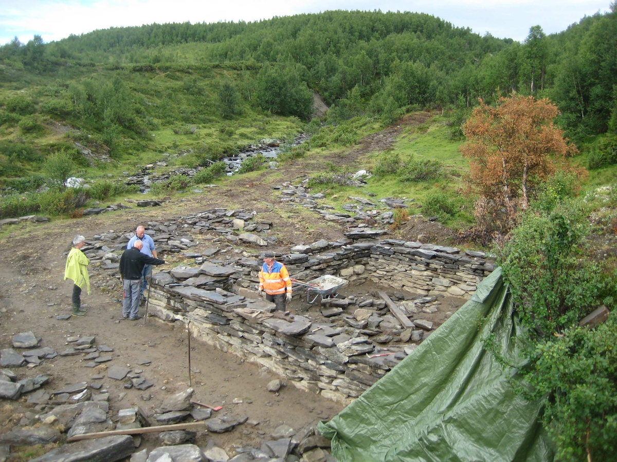 Steinmuring Magnillsjøan. 