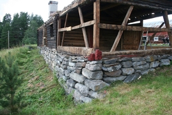 Eldhus, grunnmur, steinmuring