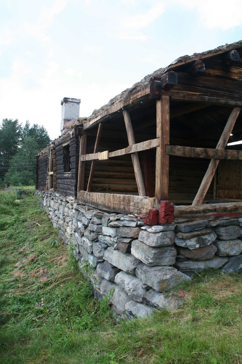 Eldhus, grunnmur, steinmuring