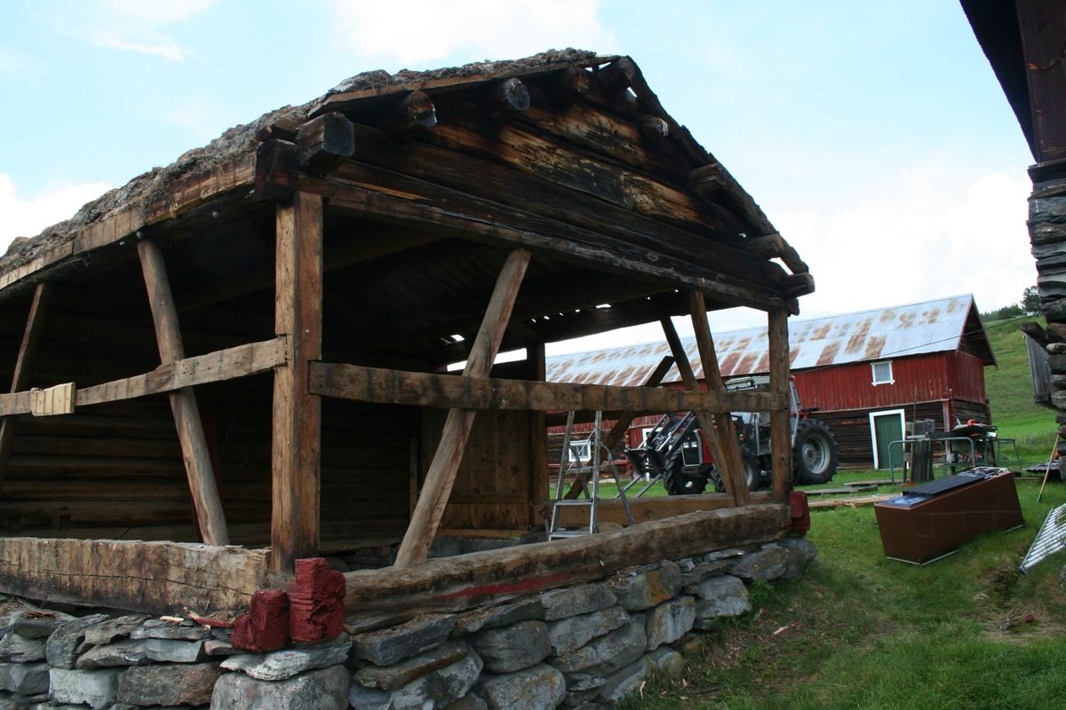 Eldhus, grunnmur, steinmuring