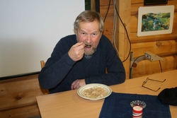 Sying av rull, mat, mølje med flatbrød