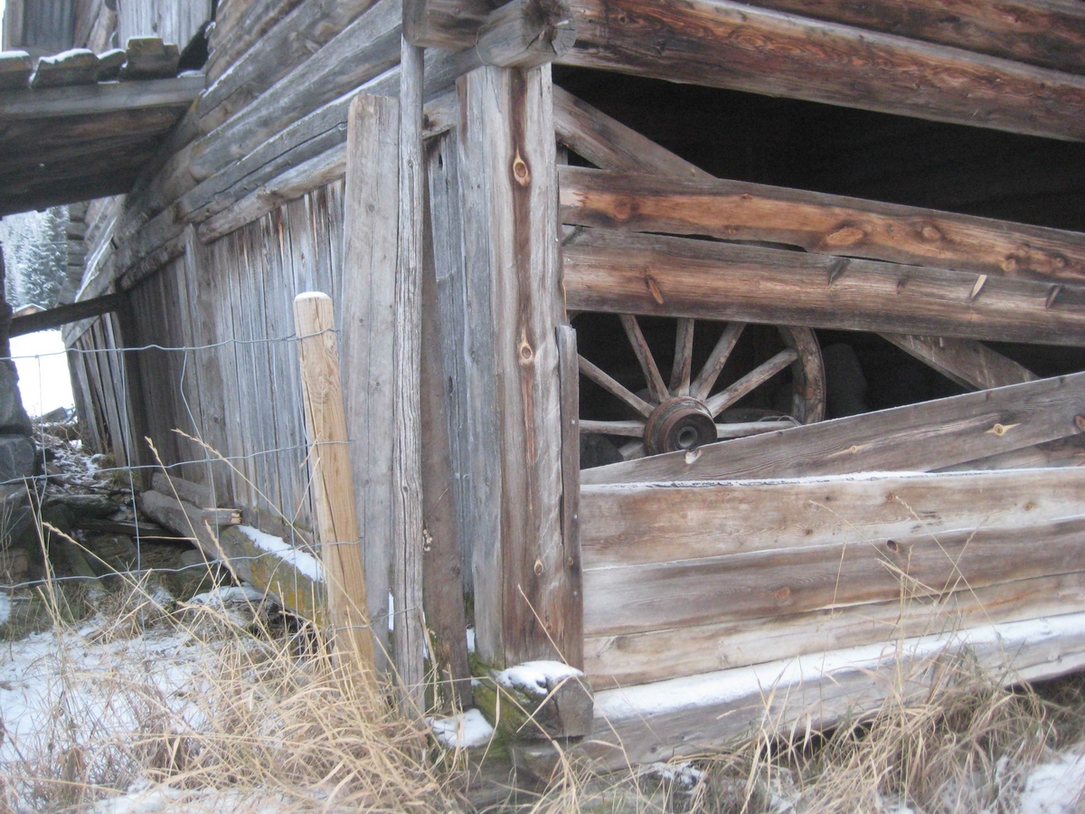 Uthus, skjelter, laft, Strømsøyen Alvdal