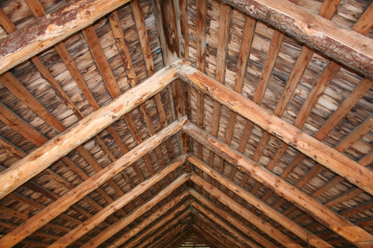 låve, innvendig tak