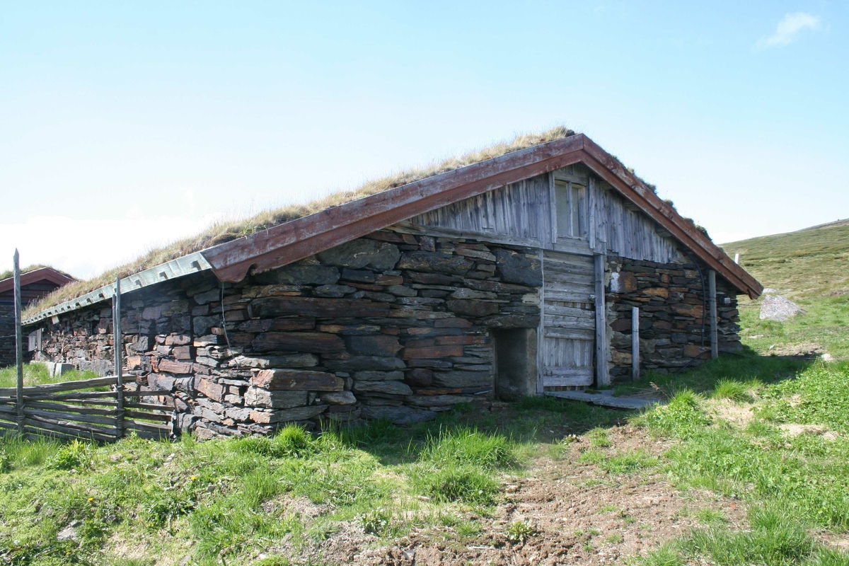 Fjøs, Døllia Einunndalen