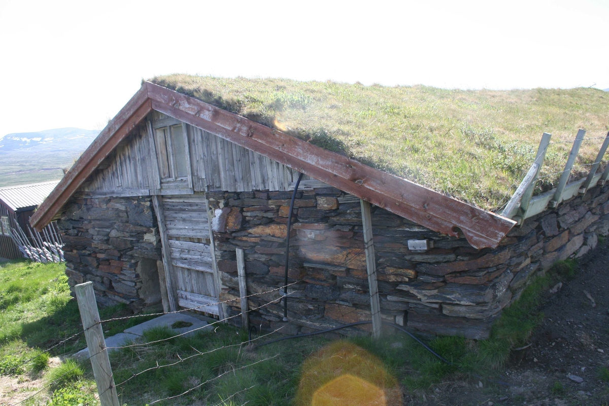 Fjøs, Døllia Einunndalen