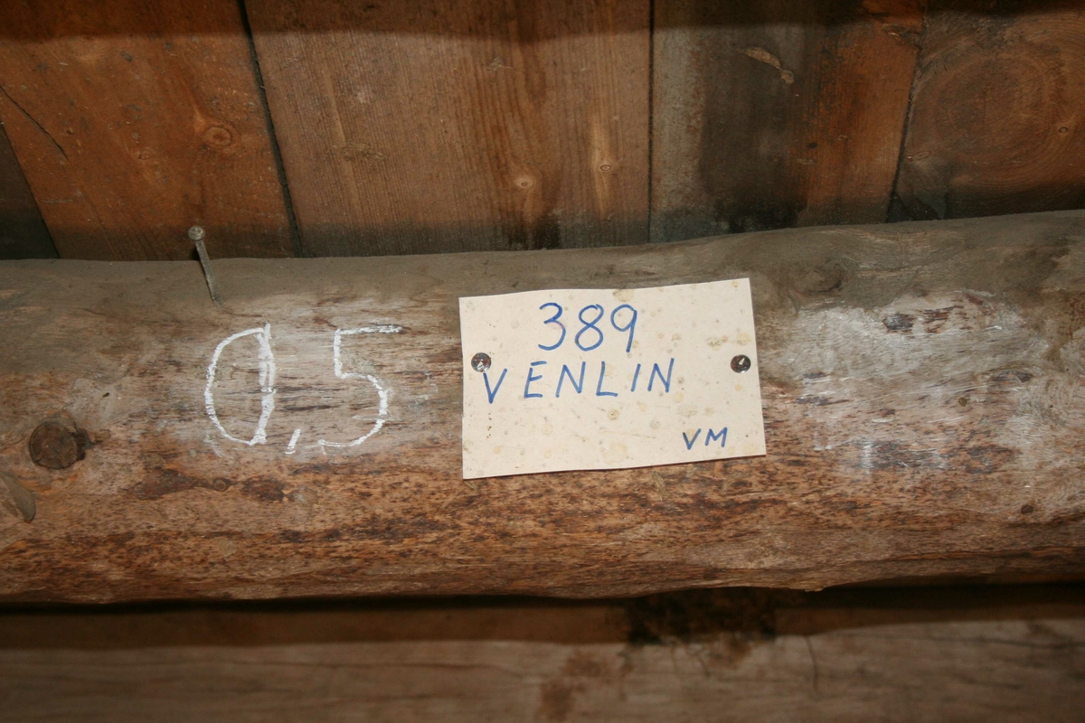 Seterfjøs, innvendig, Døllia