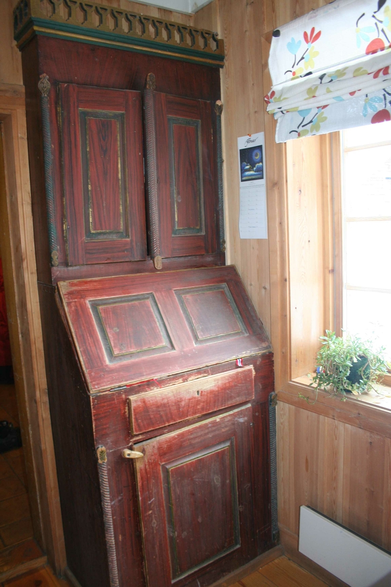 Skap med detaljer, Dalstrøen, Fåset