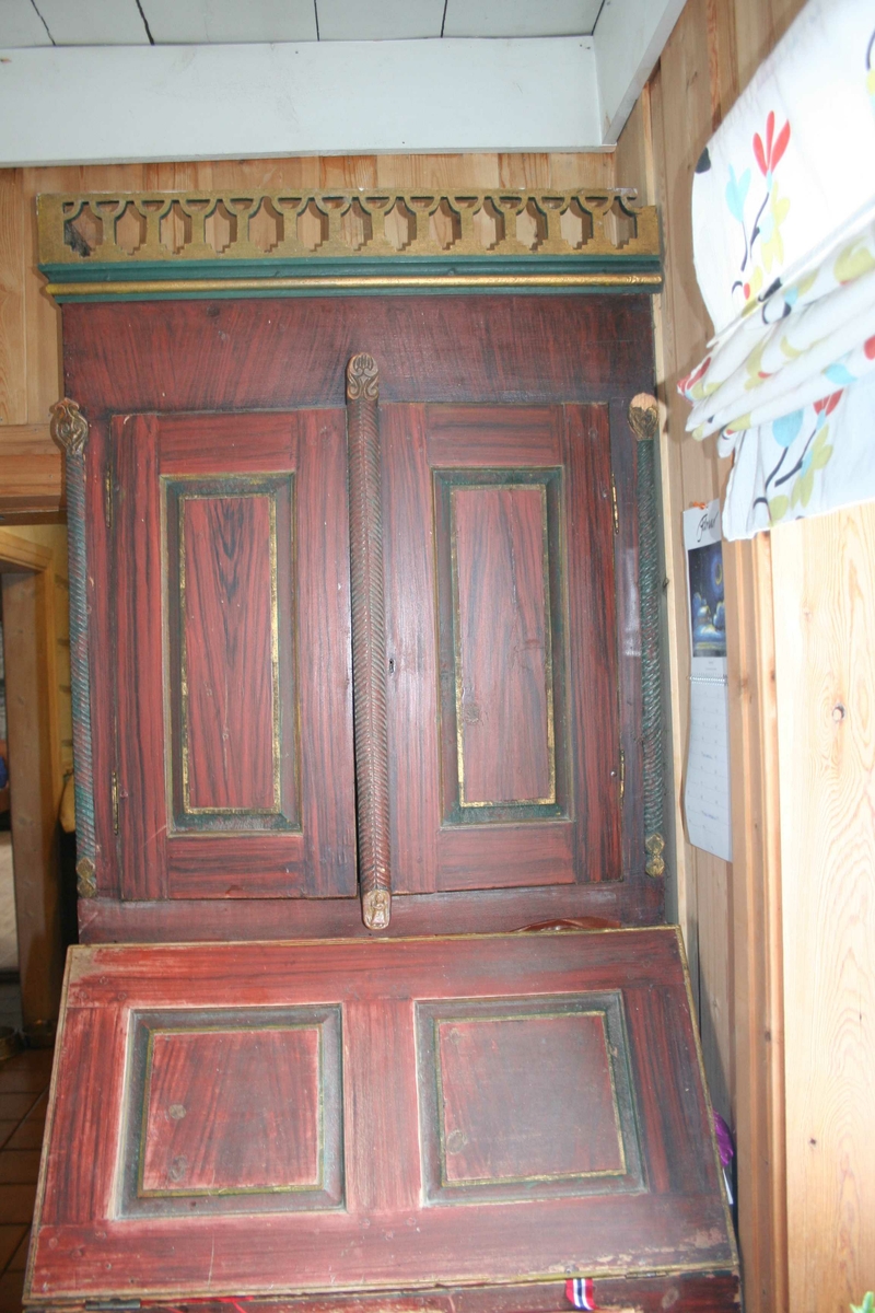 Skap med detaljer, Dalstrøen, Fåset