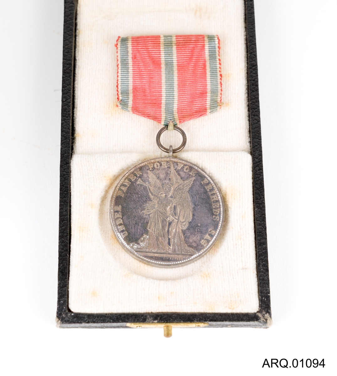 Engel, basun og flagg