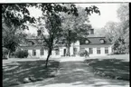 Tillberga sn, Västerås kn, Hedensberg.
Hedensbergs gård, 1986.