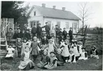 Tillberga sn, Västerås kn, Nibble.
Elever vid Nibble skola, 1915.