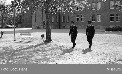 ldersklassen inför utryckning. Bataljonschefen delar ut priser.