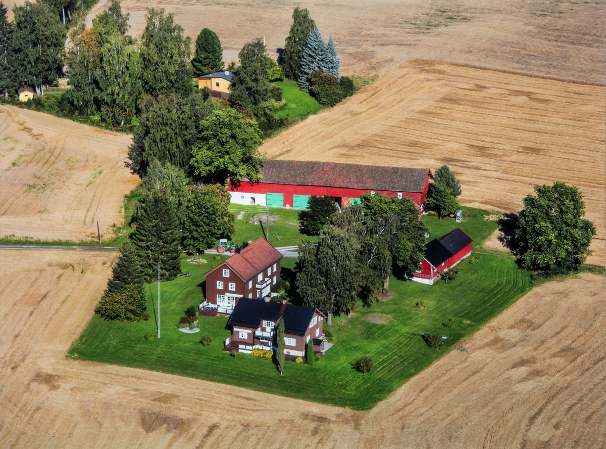 Flyfoto Lund Gård, Furnes, Ringsaker.