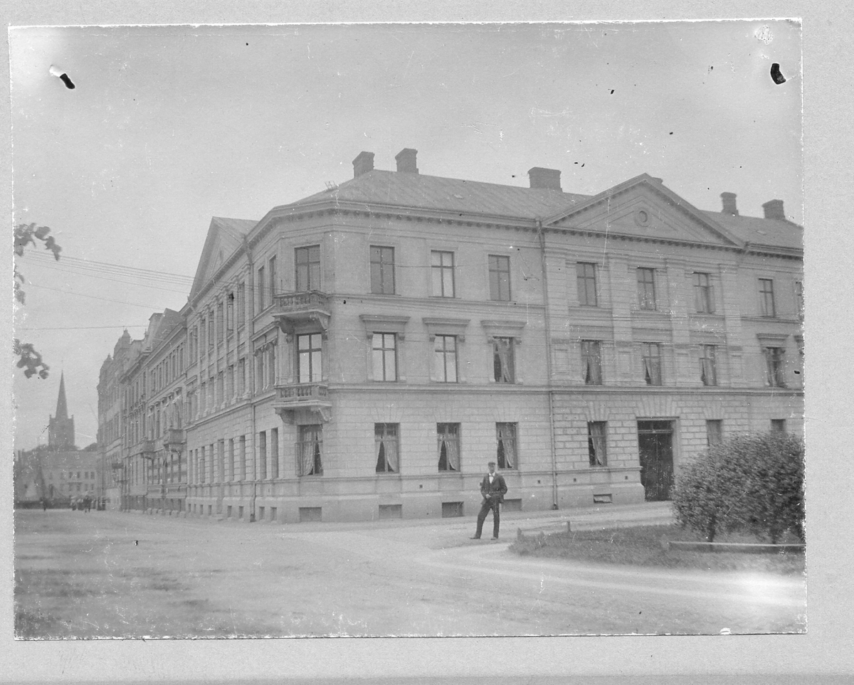 Halmstad, Viktoriagatan 7, Kungsgatan 17. Kv Guldfisken. I hörnet av Viktoriagatan och Kungsgatan.