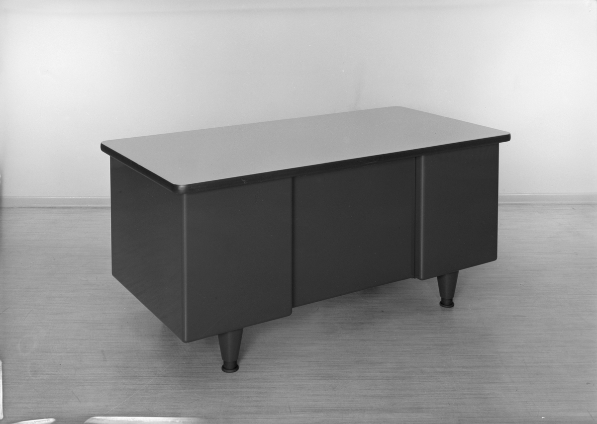 Skrivebord ved Nobø Fabrikker